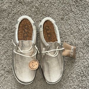 Hey dude Wally Break Stitch